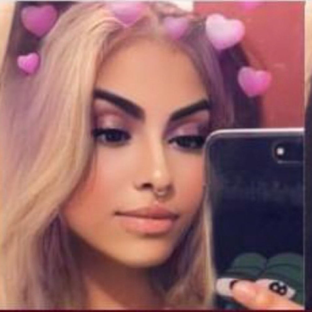 Meet your Posher, Vania